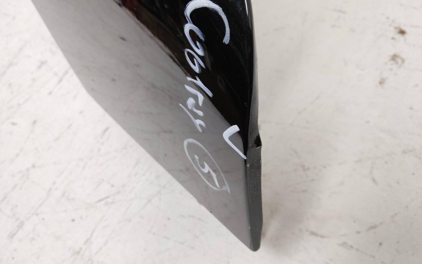 Крыло переднее правое