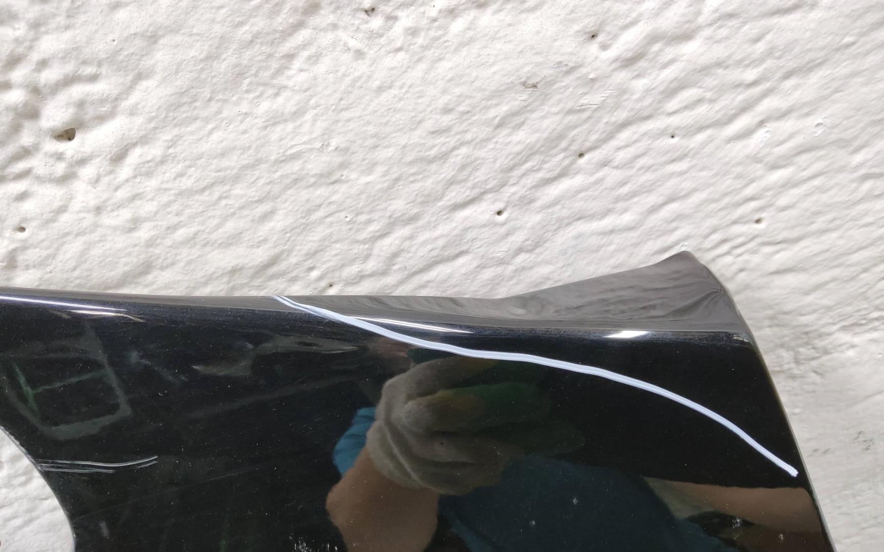 Крыло переднее правое