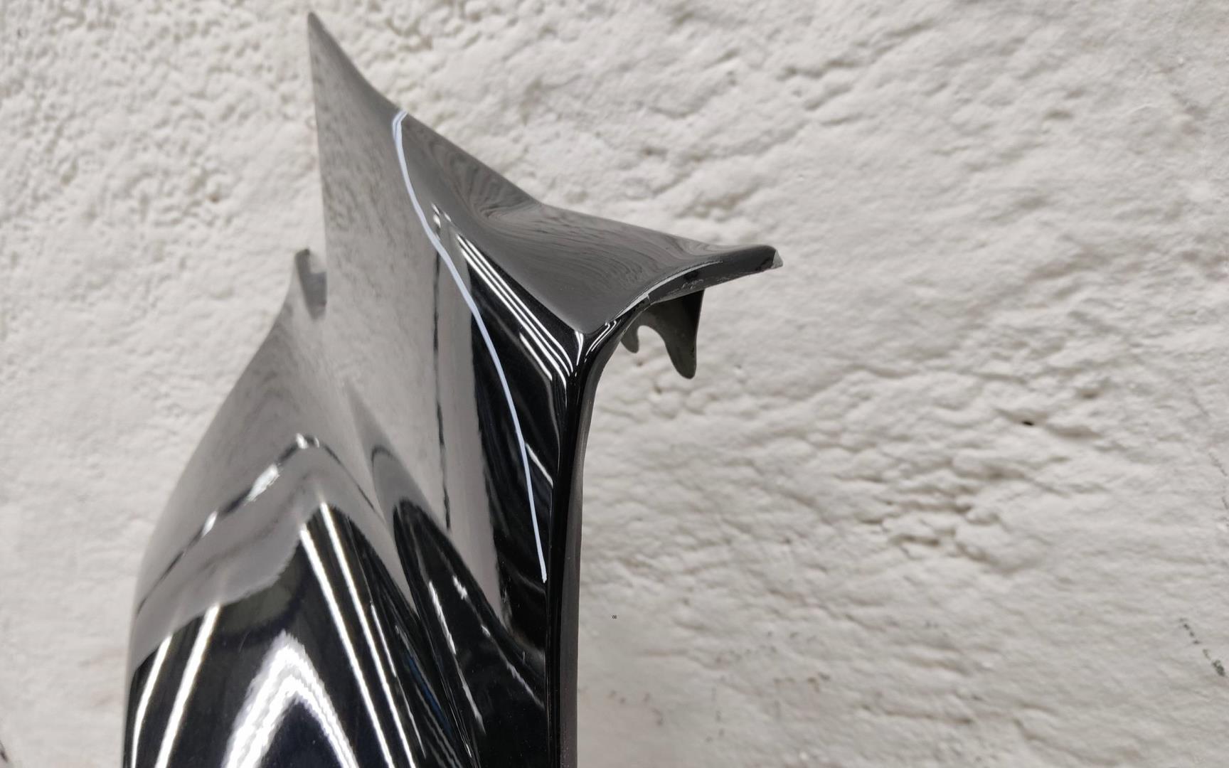 Крыло переднее правое