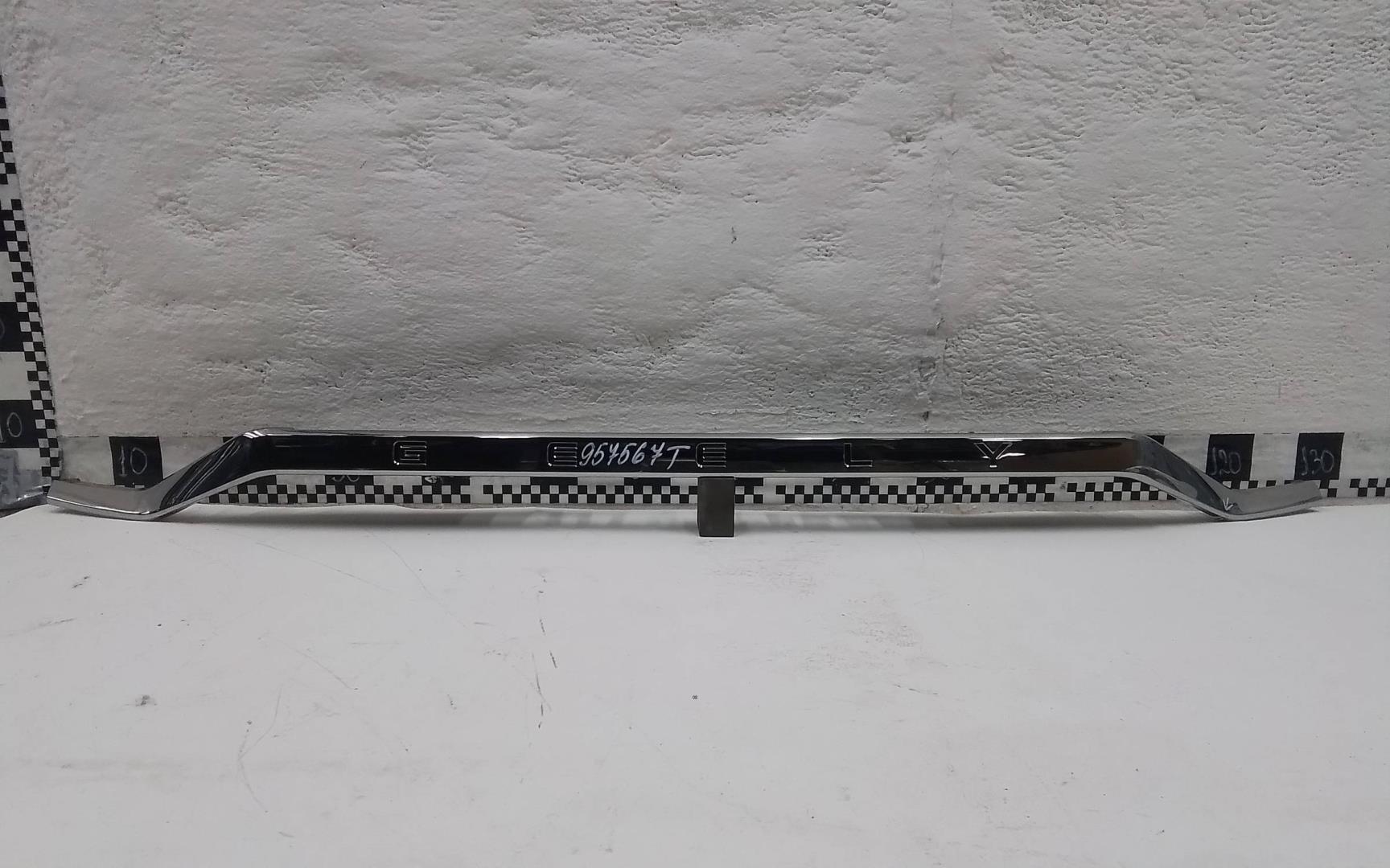 Накладка двери багажника