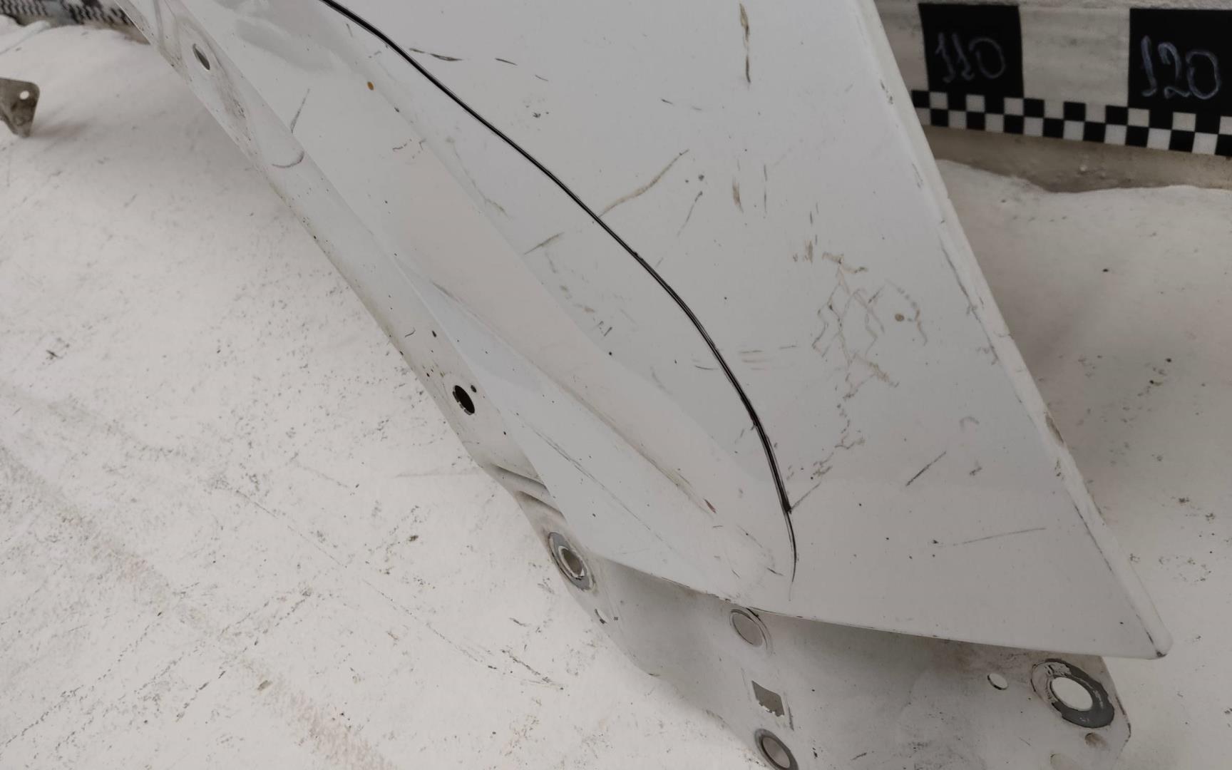 Крыло переднее правое