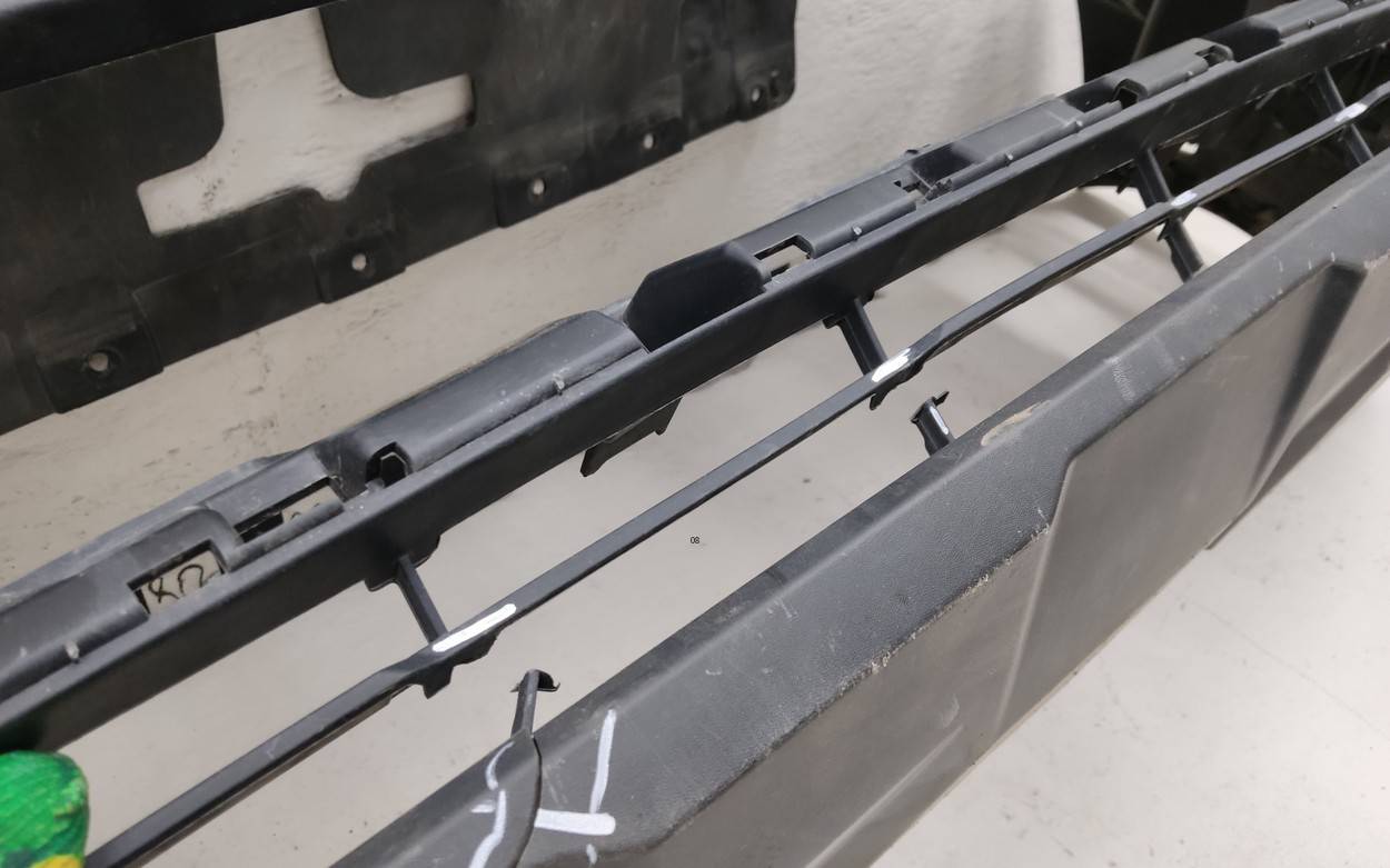 Бампер передний