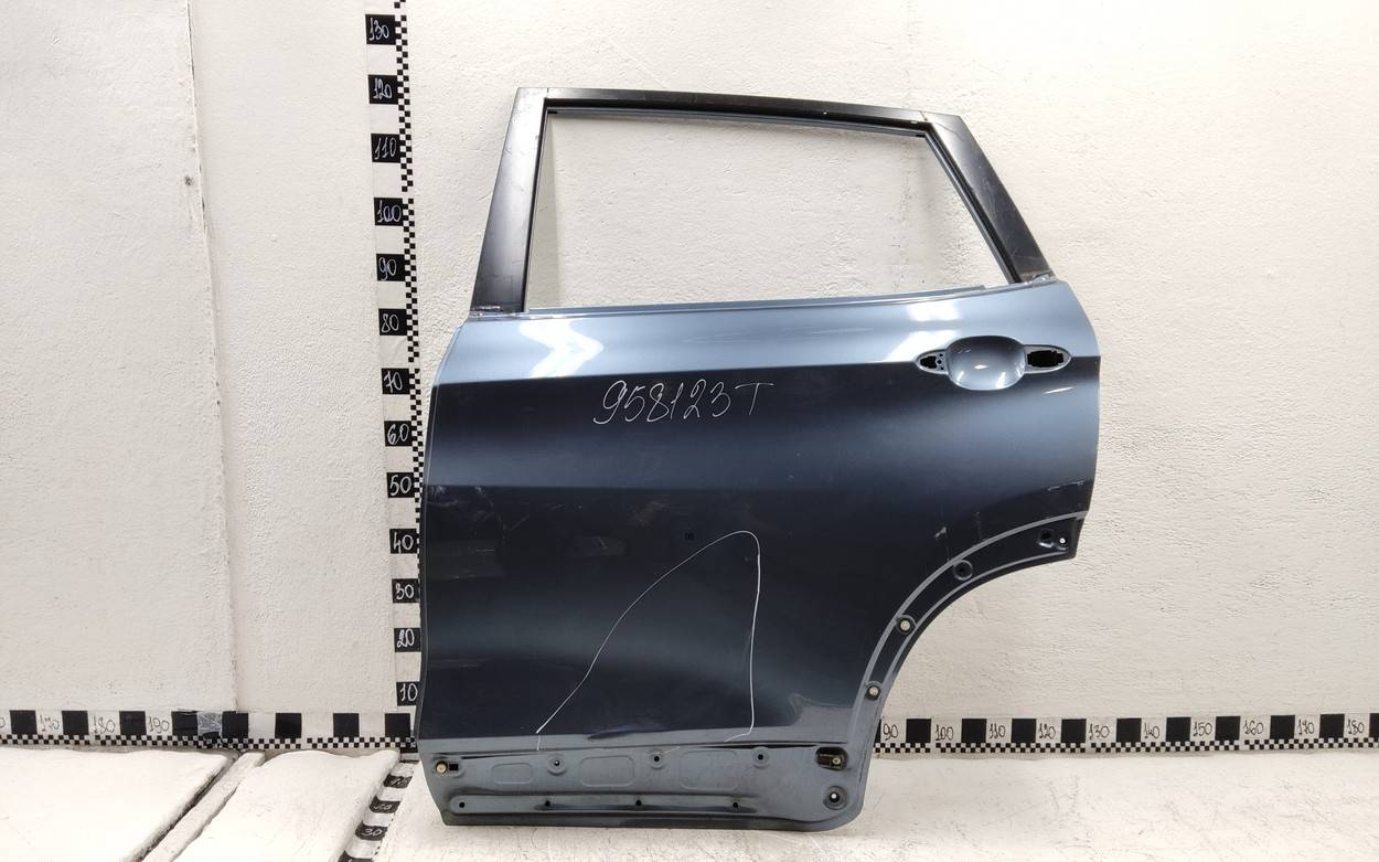 Дверь задняя левая