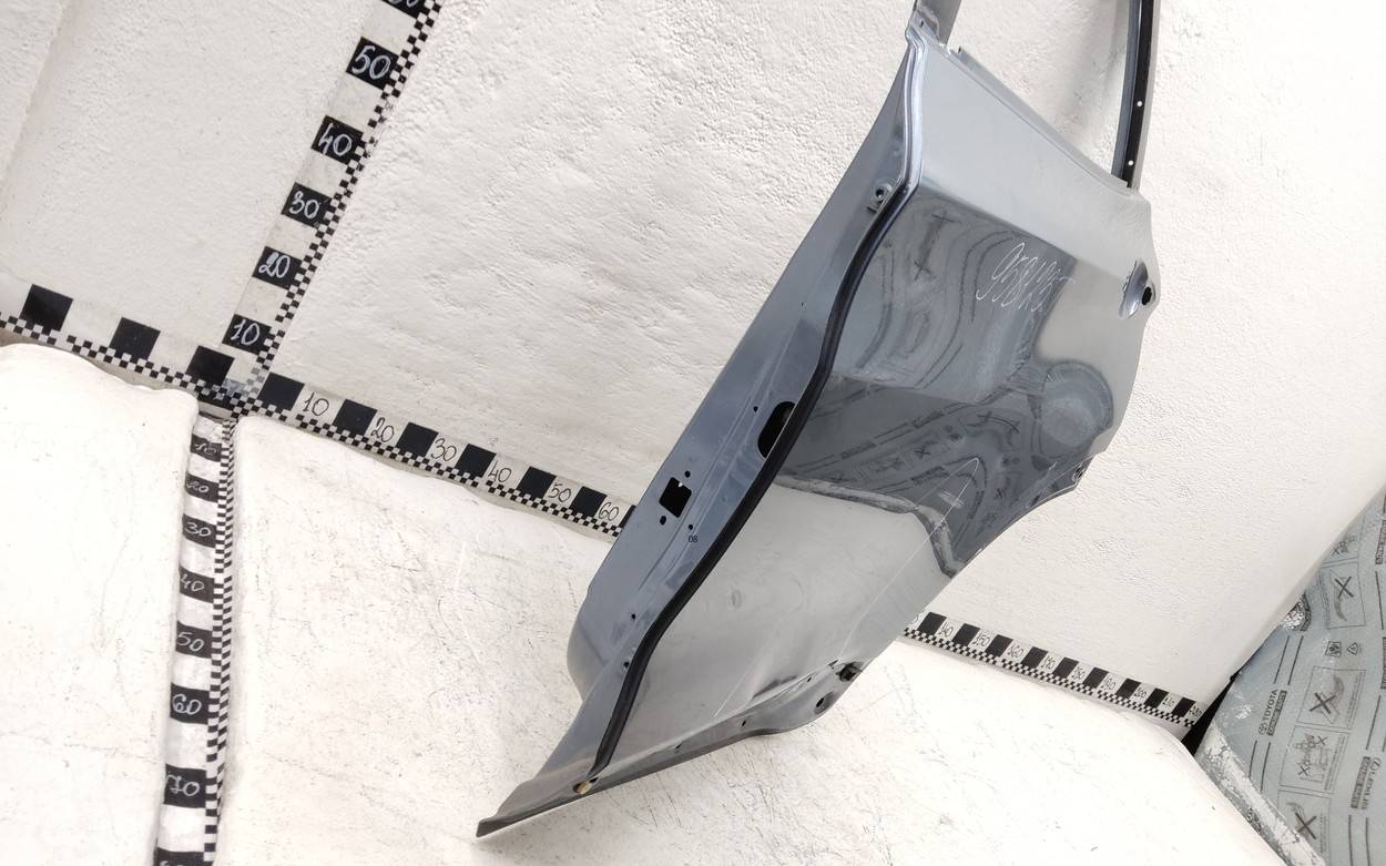 Дверь задняя левая