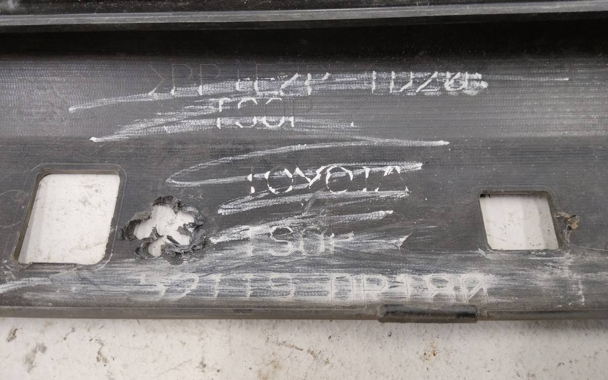 Бампер передний