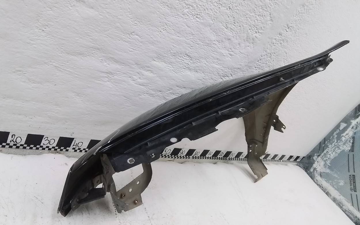 Крыло переднее правое