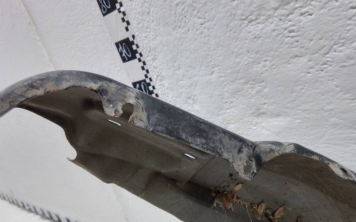 Крыло переднее правое