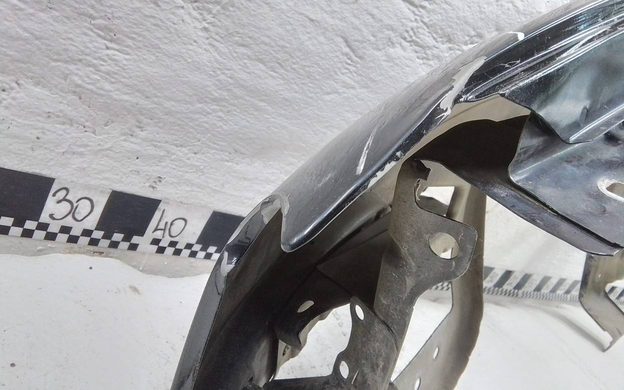 Крыло переднее правое