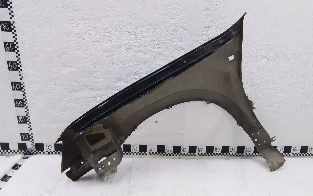 Крыло переднее правое