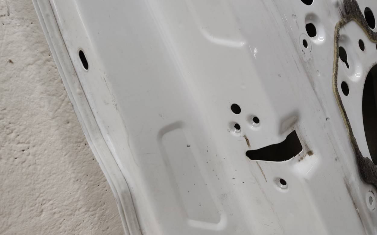 Дверь передняя левая