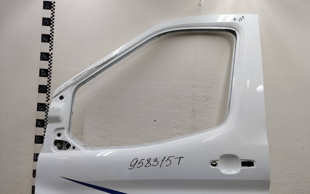 Дверь передняя левая