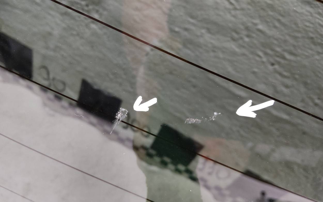 Стекло двери багажника