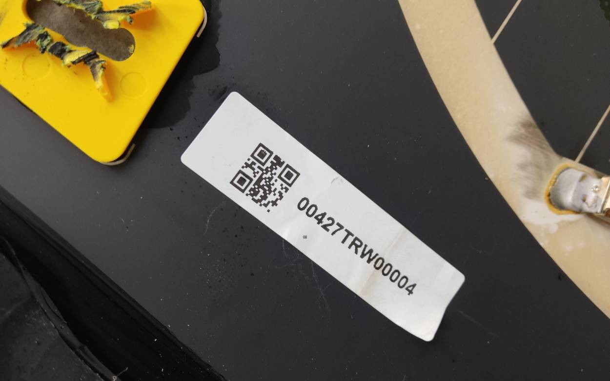 Стекло двери багажника