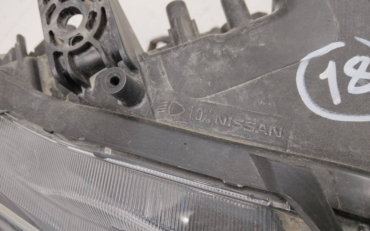 Фара правая