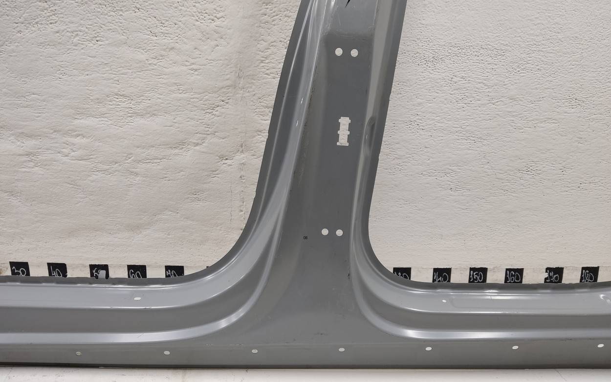 Кузовной элемент