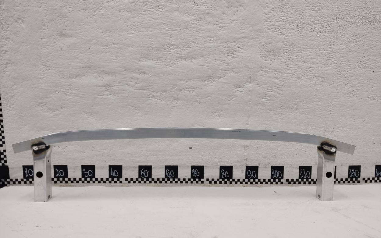 Усилитель переднего бампера