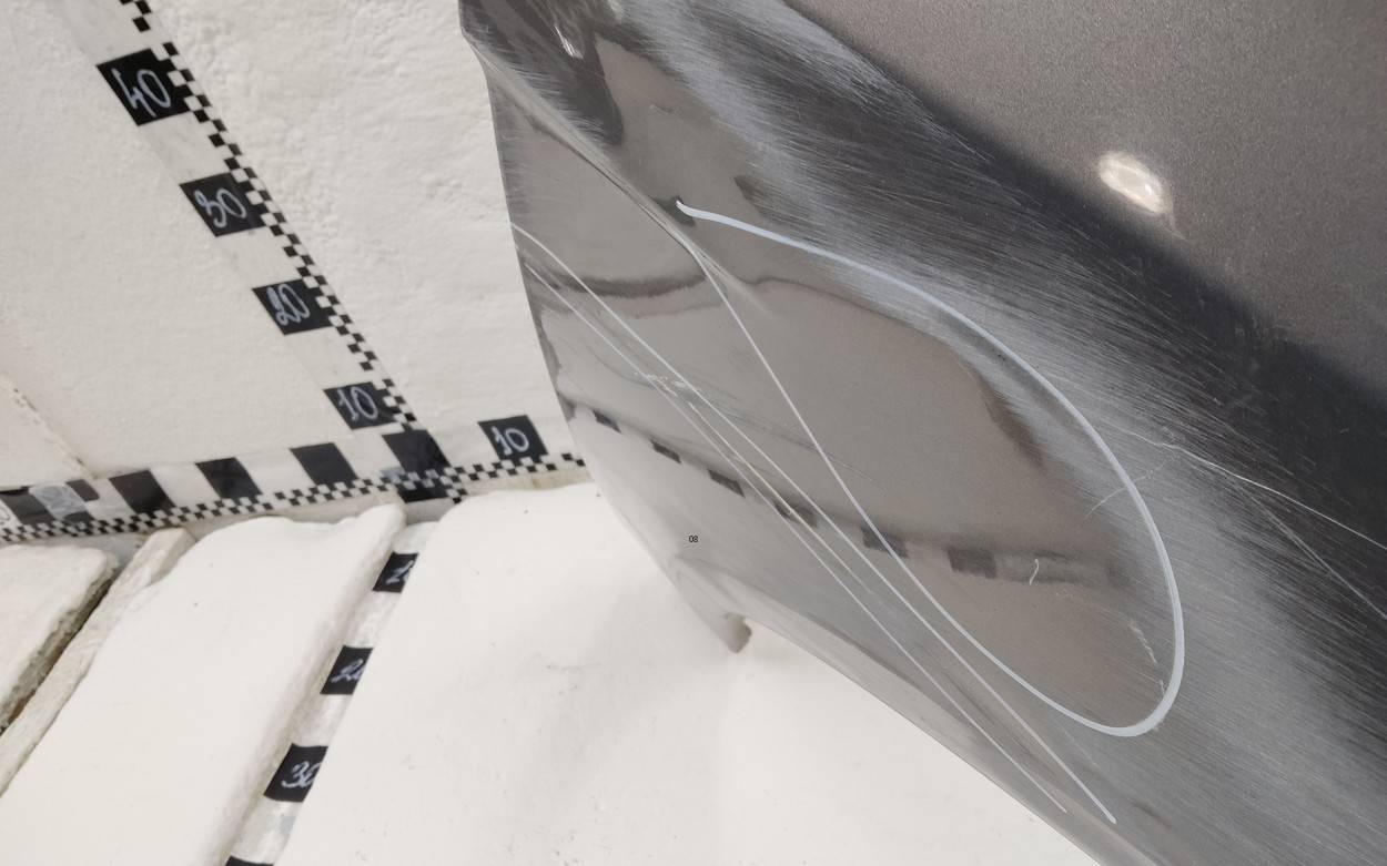 Крыло переднее правое