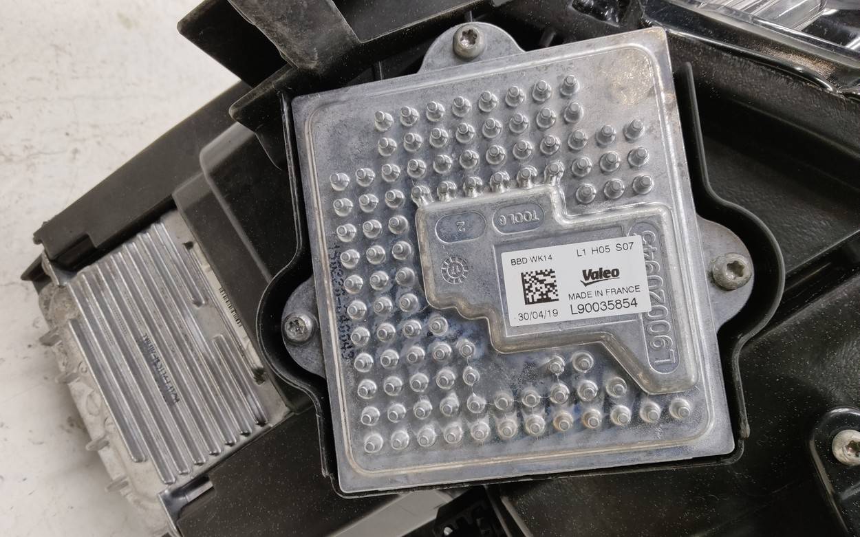 Фара правая