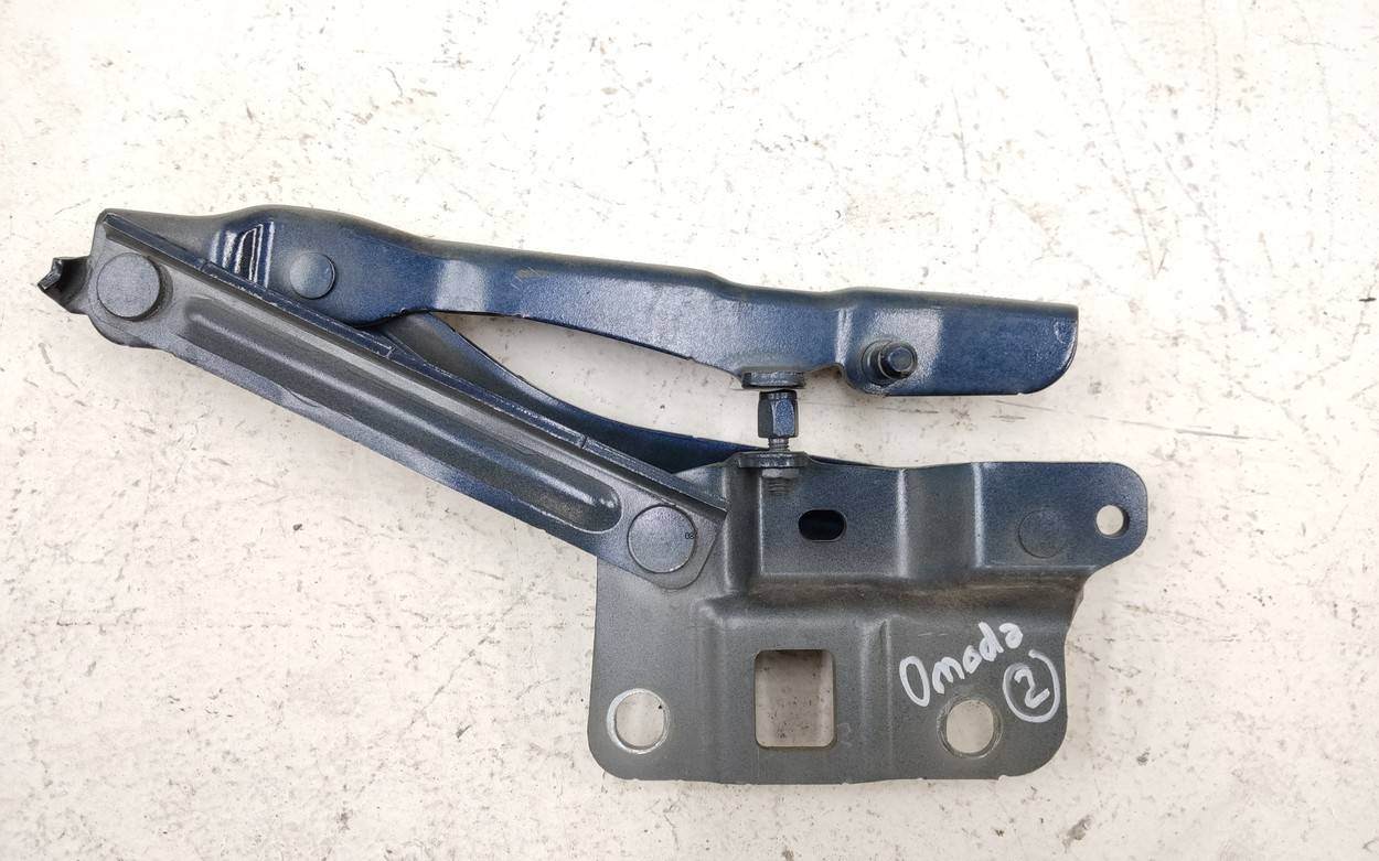 Петля капота правая