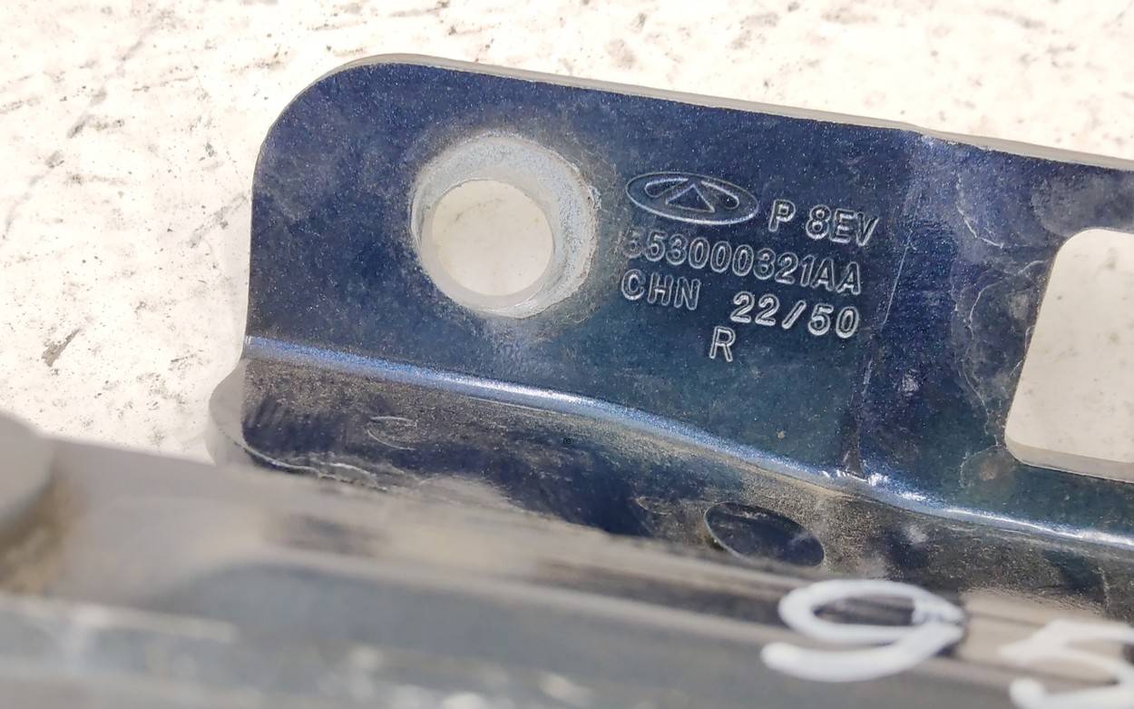 Петля капота правая