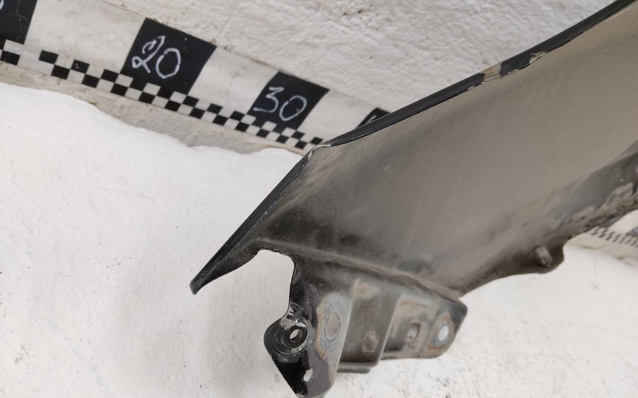 Крыло переднее правое