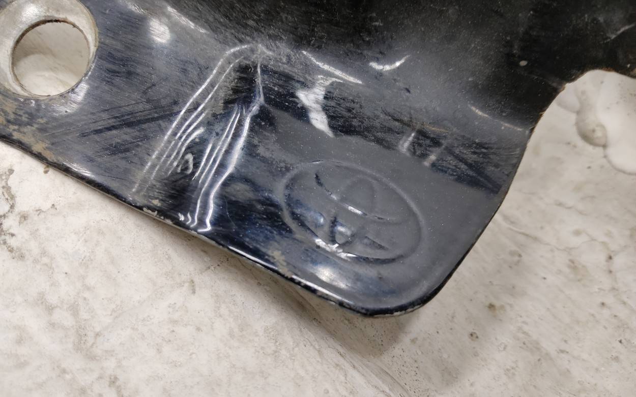 Крыло переднее левое