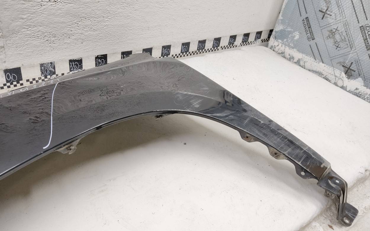 Крыло переднее левое