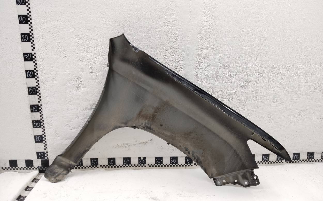 Крыло переднее левое