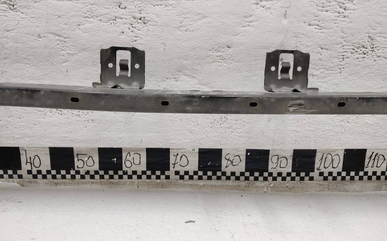 Усилитель переднего бампера