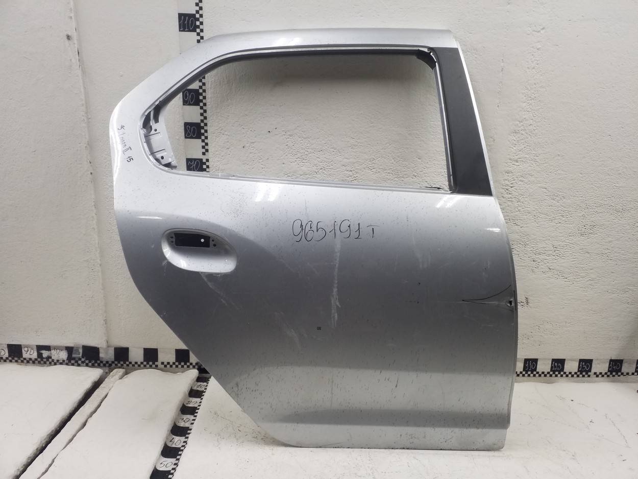 Дверь задняя правая