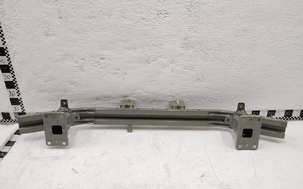 Усилитель переднего бампера