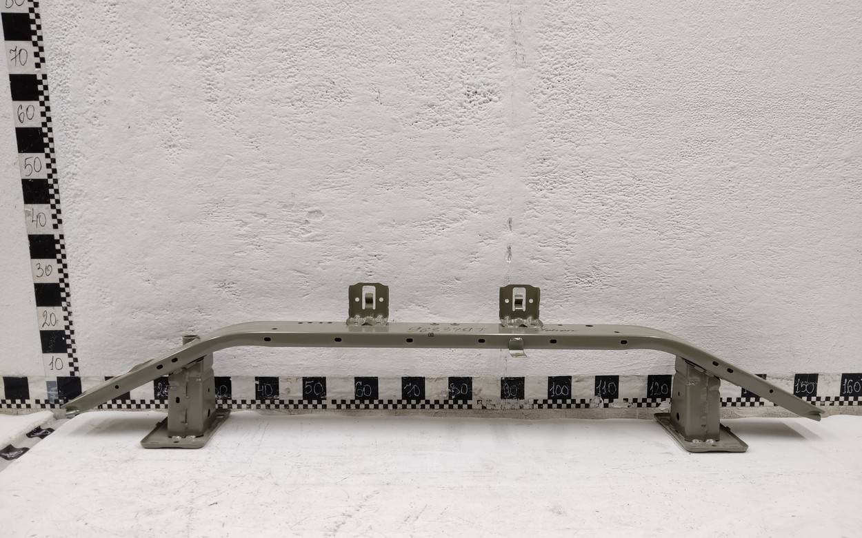 Усилитель переднего бампера