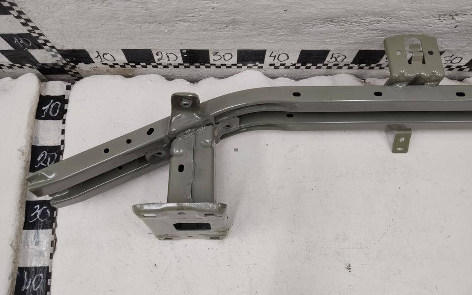 Усилитель переднего бампера