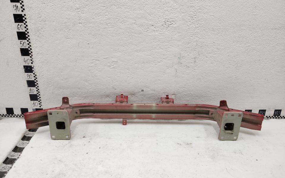 Усилитель переднего бампера