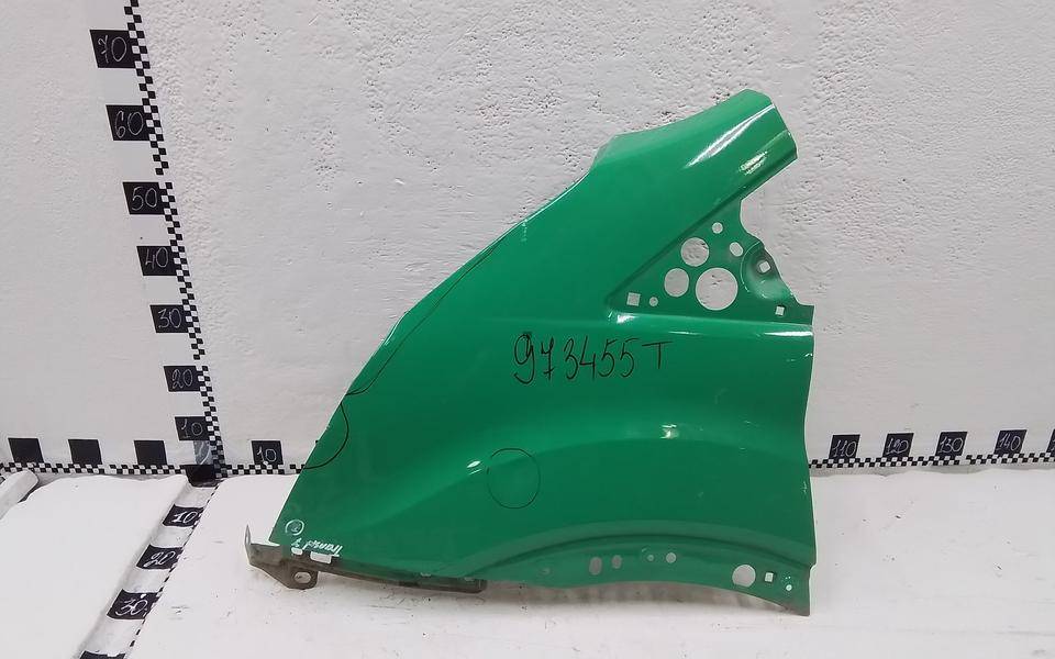 Крыло переднее левое