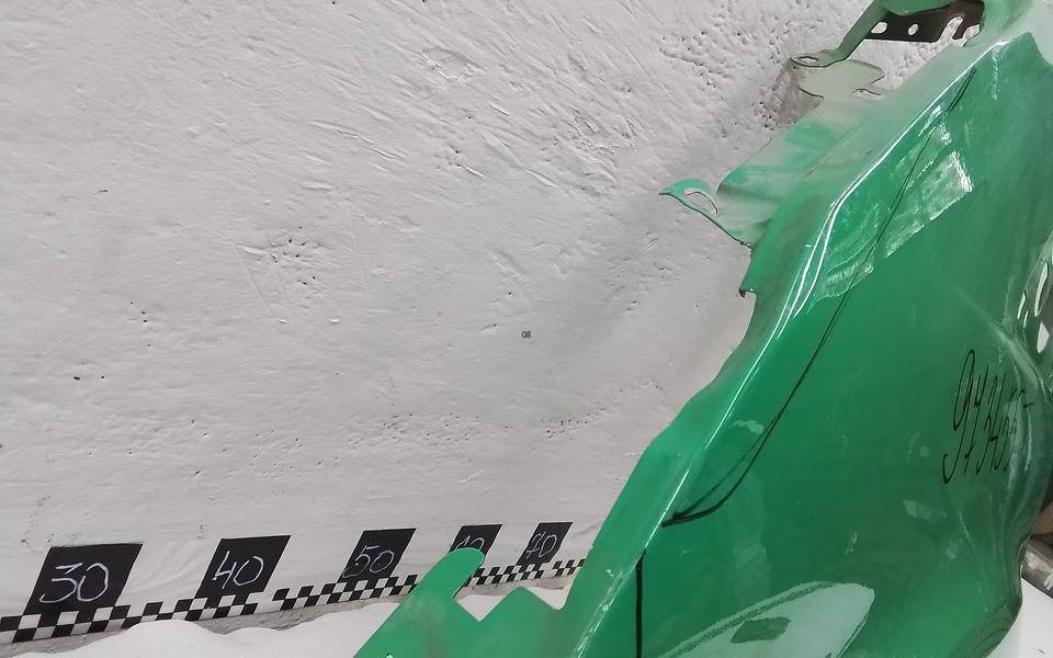 Крыло переднее левое