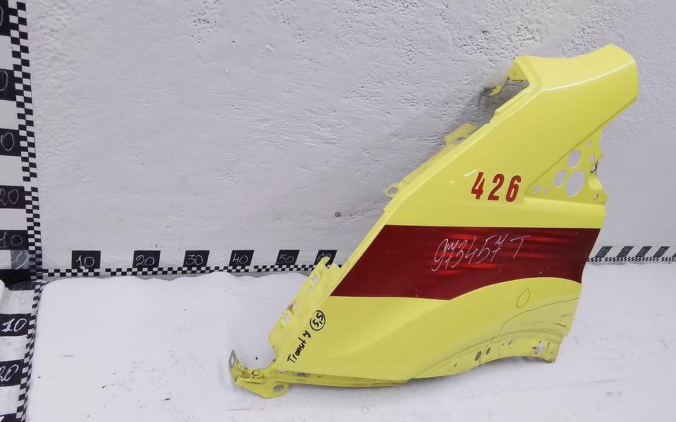 Крыло переднее левое