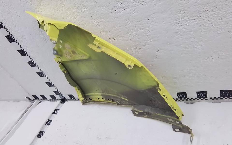 Крыло переднее левое