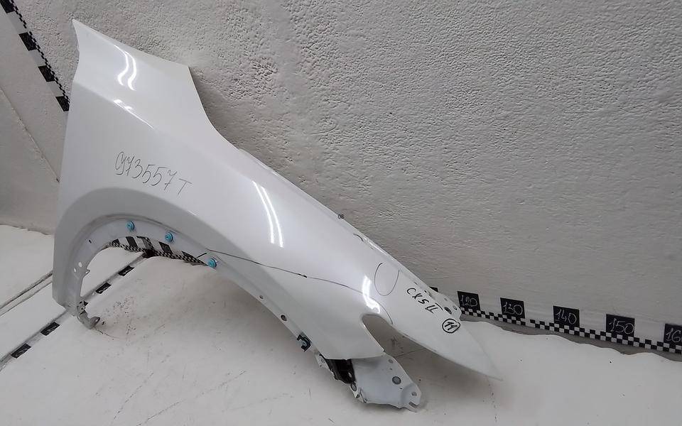 Крыло переднее правое