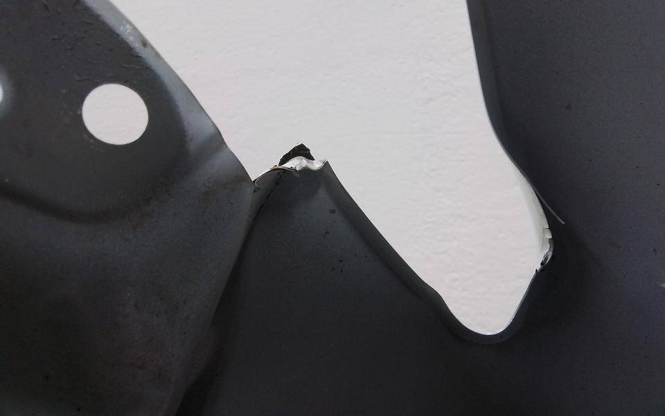 Крыло переднее правое