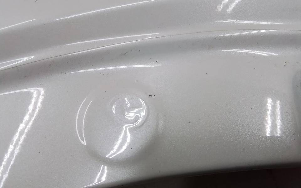 Крыло переднее правое