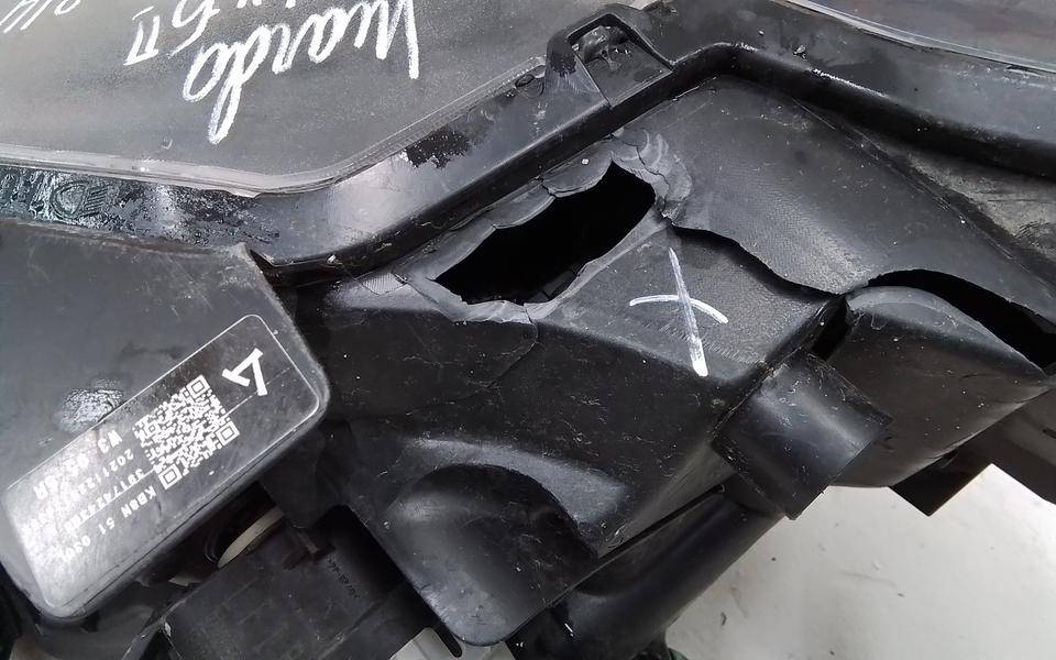 Фара правая