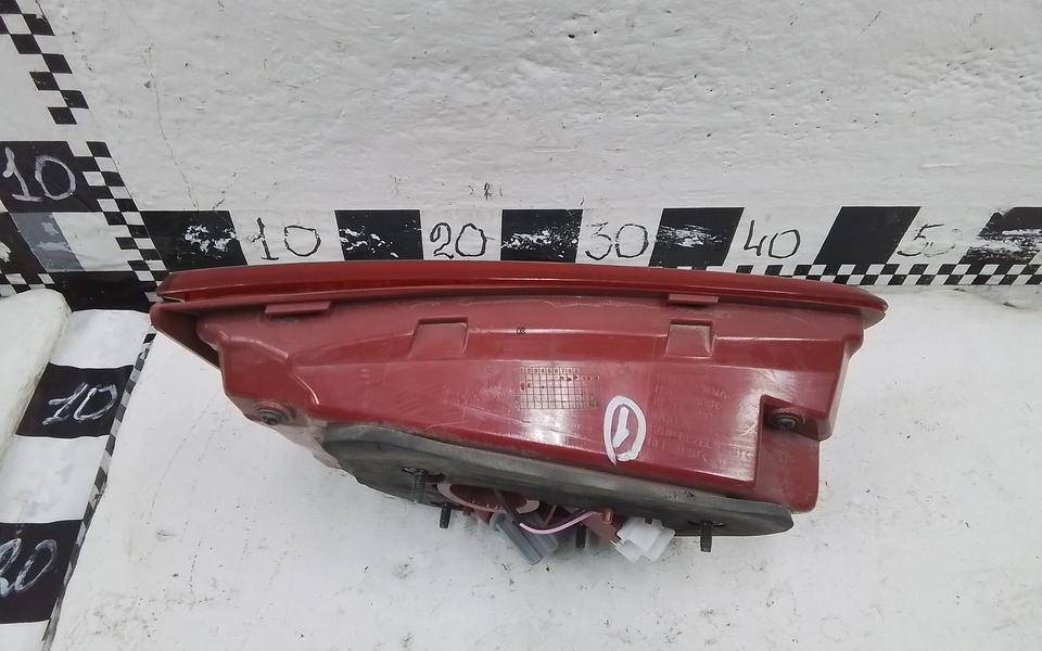 Фонарь задний внутренний правый