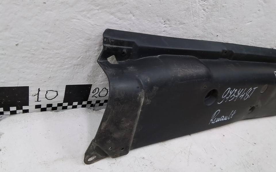 Пыльник двигателя центральный