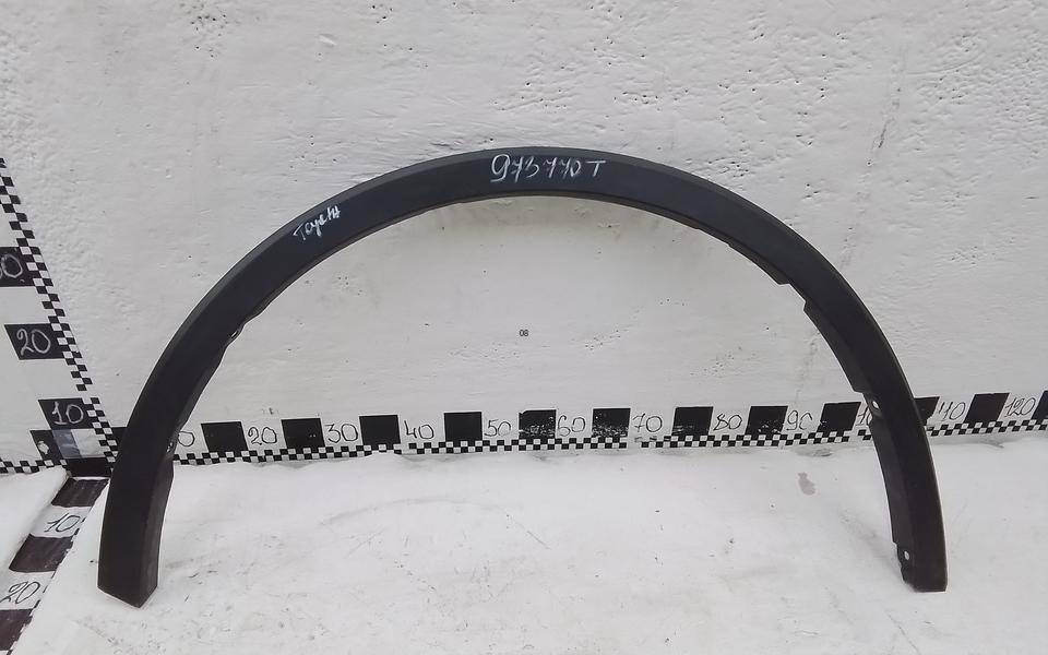 Накладка переднего крыла правого