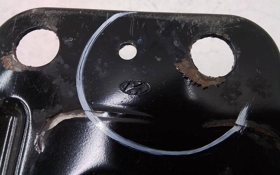 Усилитель переднего бампера