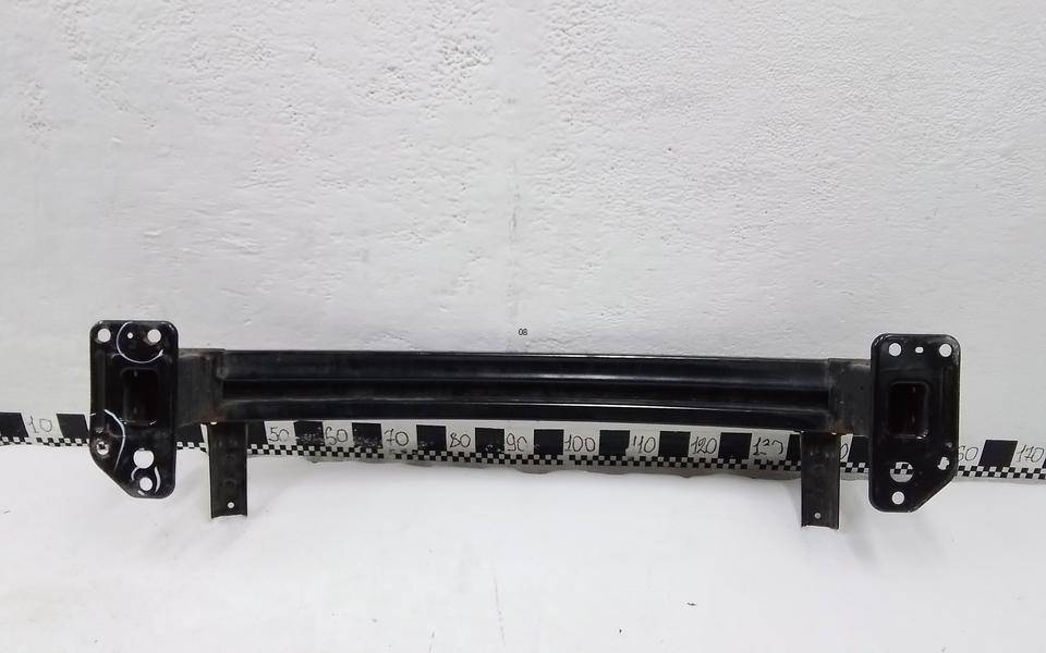 Усилитель переднего бампера