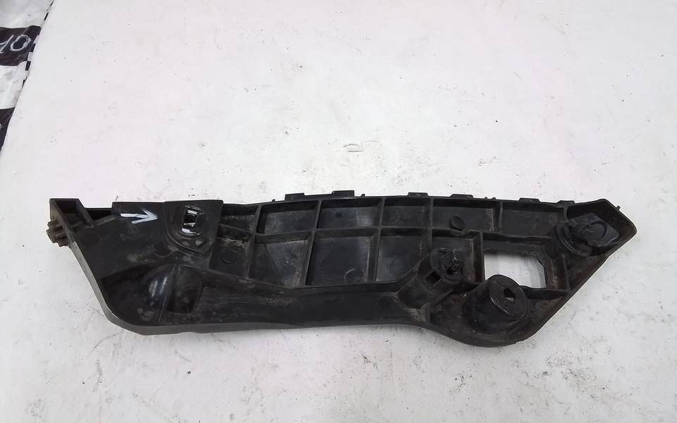 Кронштейн переднего бампера левый