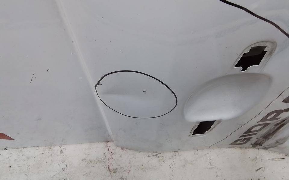 Дверь задняя правая