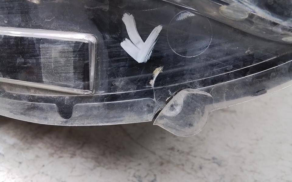 Фара правая